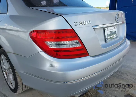 2013 Mercedes-Benz C 300 Luxury 4Matic from USA, damaged, VIN WDDGF8AB4DA831292